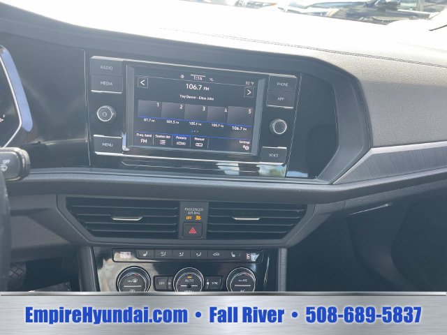 Used 2024 Volkswagen Jetta SE FWD image 22
