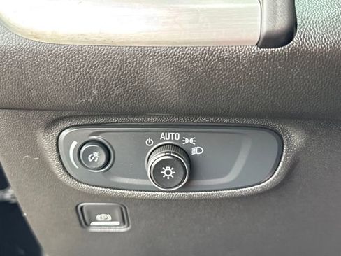 Used 2024 GMC Terrain SLE image 23