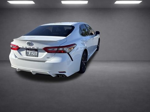 Used 2018 Toyota Camry SE FWD image 22