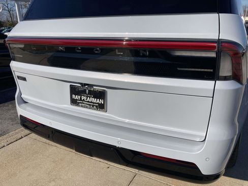 New 2025 Lincoln Navigator Black Label AWD/4WD image 4