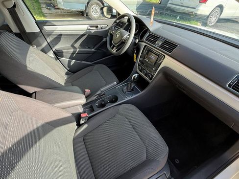 Used 2017 Volkswagen Passat 1.8T S FWD image 11