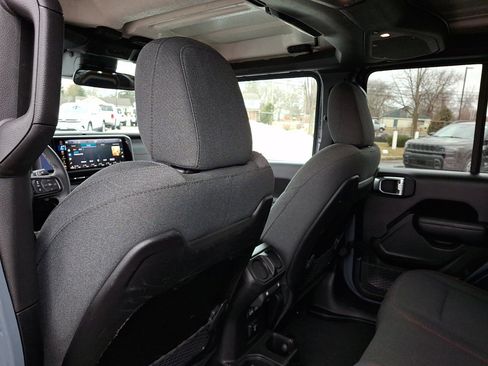 Certified 2025 Jeep Wrangler Unlimited Rubicon image 21