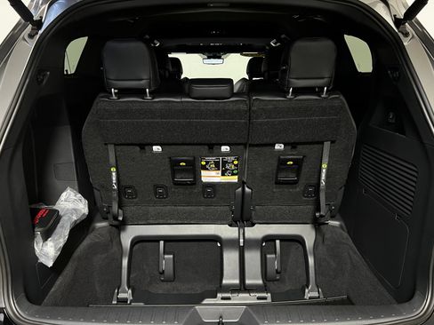 Used 2026 Toyota Sienna Limited FWD image 28