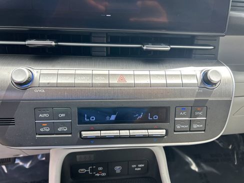 Used 2024 Hyundai Kona SEL AWD/4WD image 36