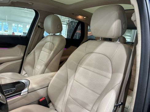 Used 2021 Mercedes-Benz GLC 300 w/ Premium Package image 39