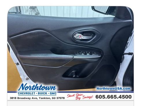 Used 2020 Jeep Cherokee Trailhawk w/ Cold Weather Group AWD/4WD image 10