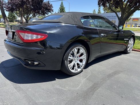 Used 2016 Maserati GranTurismo Convertible RWD image 11