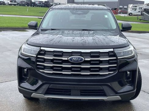 Used 2025 Ford Explorer Active w/ Active Comfort Package RWD image 8