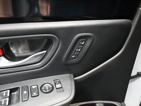 Used 2024 Honda Pilot Touring image 29