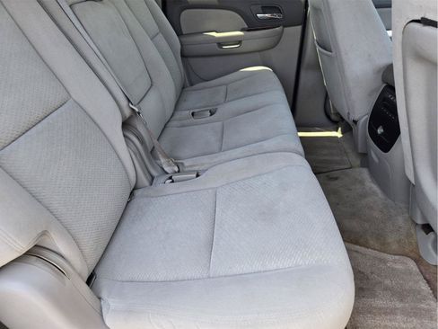 Used 2007 Chevrolet Suburban LT RWD image 28