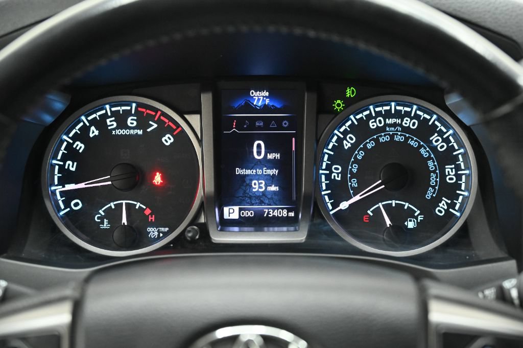 Used 2018 Toyota Tacoma SR5 AWD/4WD image 25