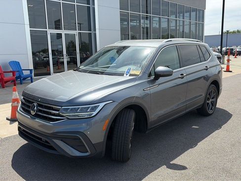 Used 2023 Volkswagen Tiguan SE AWD/4WD image 45