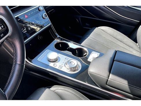 Used 2024 Chrysler Pacifica Touring-L FWD image 15