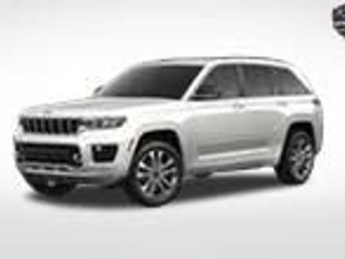 Used 2025 Jeep Grand Cherokee Limited w/ Black Appearance Package AWD/4WD image 1