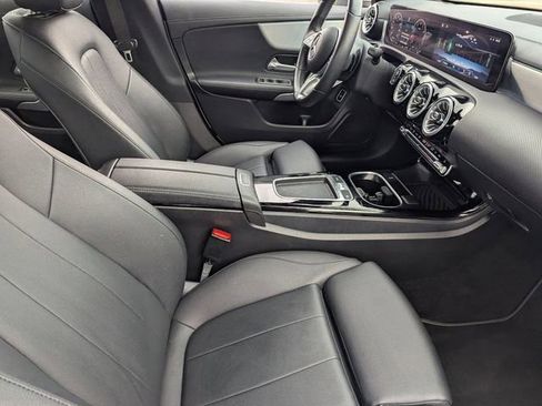 Used 2025 Mercedes-Benz CLA 250 image 12