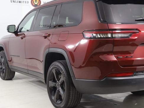 Used 2023 Jeep Grand Cherokee L Laredo image 23