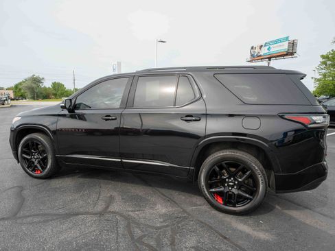 Used 2021 Chevrolet Traverse Premier w/ Redline Edition AWD/4WD image 4