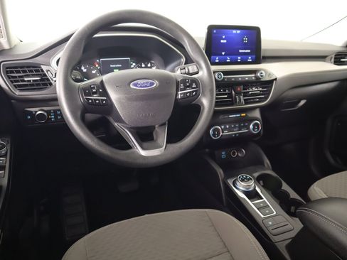 Used 2022 Ford Escape SE image 2