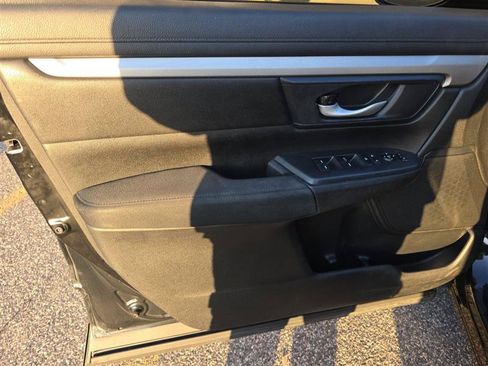 Used 2017 Honda CR-V LX image 12