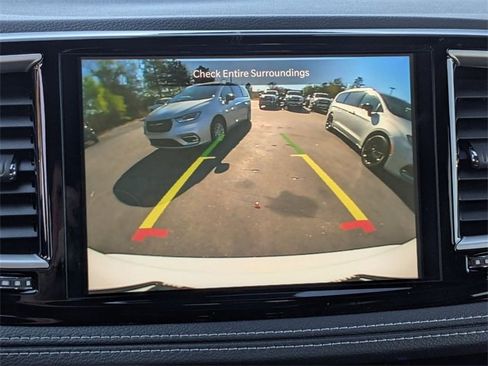 New 2026 Chrysler Pacifica Select image 22