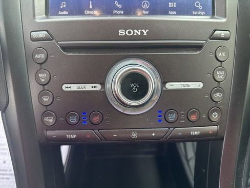 Used 2020 Ford Fusion Titanium AWD/4WD image 19
