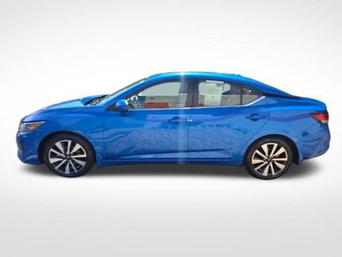 Used 2024 Nissan Sentra SV w/ SV Premium Package FWD image 2