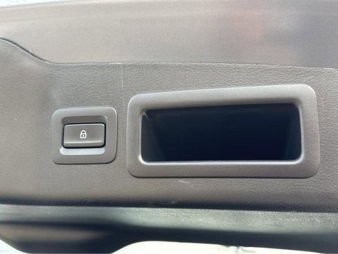 Used 2023 MAZDA MAZDA3 s image 40