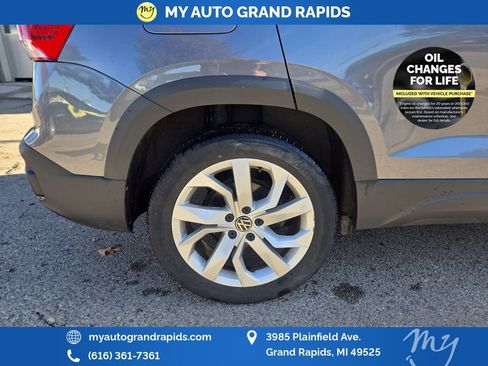 Used 2023 Volkswagen Taos S image 33