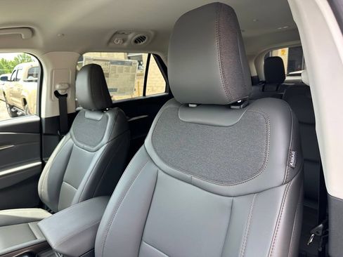 New 2026 Ford Explorer Active w/ Active Comfort Package RWD image 13
