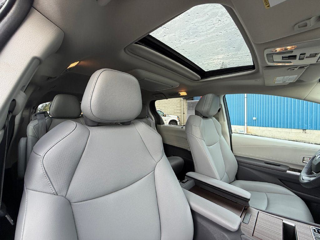 Used 2024 Toyota Sienna XLE w/ XLE Plus Package AWD/4WD image 27