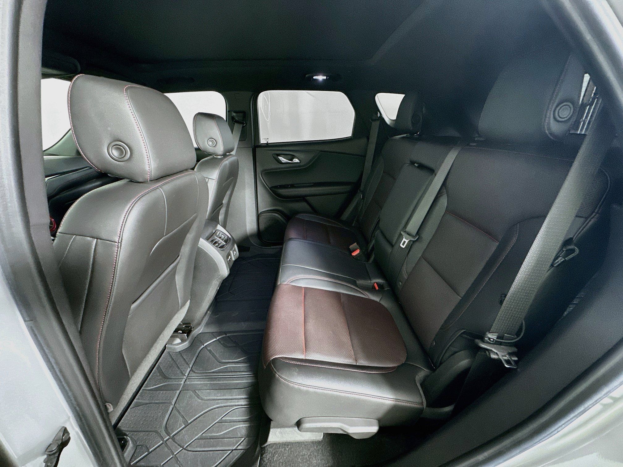 Used 2021 Chevrolet Blazer RS w/ Enhanced Convenience Package FWD image 30