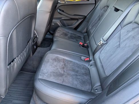 Certified 2020 Porsche Macan image 25