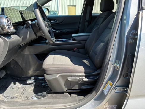 Used 2025 Chevrolet Equinox LT FWD image 28