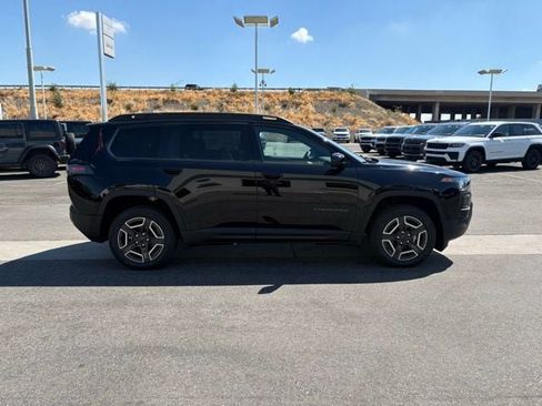 New 2026 Jeep Cherokee Laredo AWD/4WD image 7