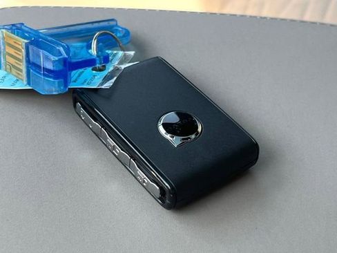 Used 2026 Volvo XC60 B5 Plus w/ Protection Package Premier image 35