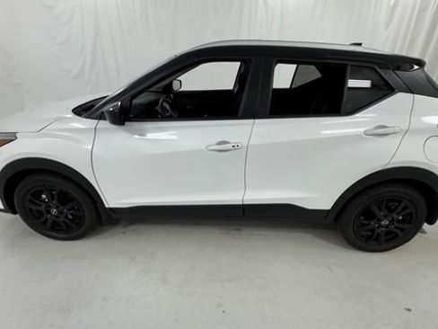 Certified 2023 Nissan Kicks SV FWD image 6