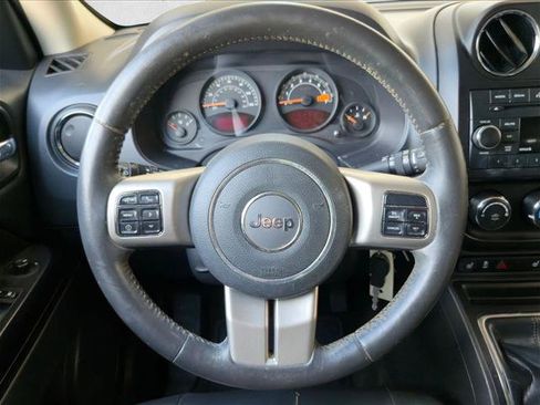 Used 2014 Jeep Patriot Latitude w/ Freedom Edition Package FWD image 12