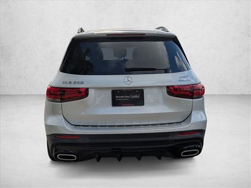 Used 2022 Mercedes-Benz GLB 250 4MATIC image 7