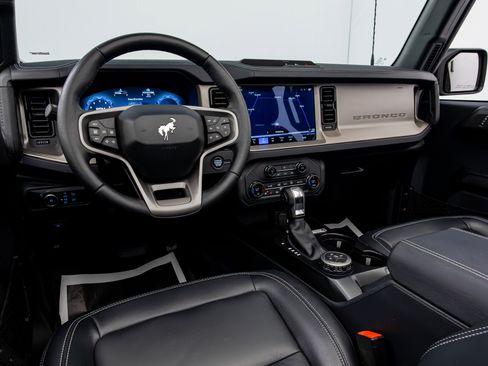 Used 2025 Ford Bronco Outer Banks AWD/4WD image 40