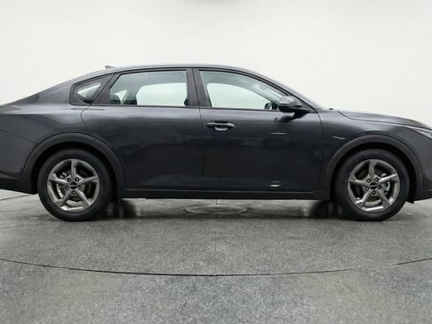 Used 2025 Kia K4 LXS image 11