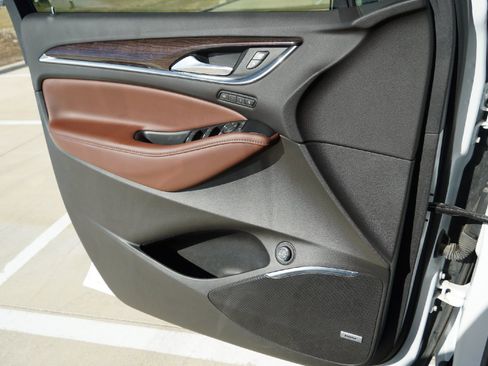 Used 2021 Buick Enclave Avenir w/ Avenir Technology Package image 23