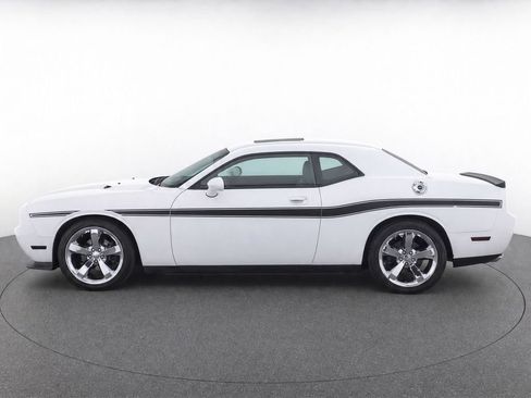 Used 2013 Dodge Challenger SXT Plus RWD image 4