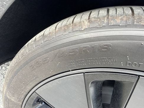 Used 2025 Tesla Model 3 Long Range RWD image 23