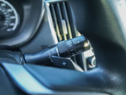 Used 2019 Subaru Impreza 2.0i Premium image 16