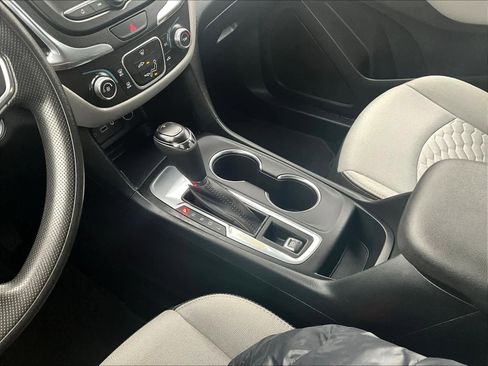 Used 2019 Chevrolet Equinox LS image 19