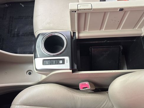 Used 2012 Toyota Prius V Three image 35