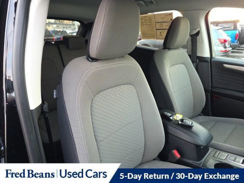 Certified 2022 Ford Escape SE w/ Cold Weather Package image 13