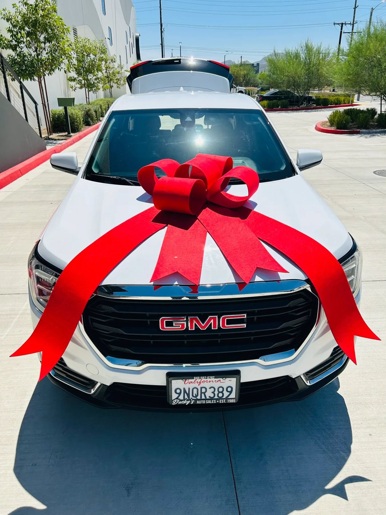 Used 2024 GMC Terrain SLE FWD image 17