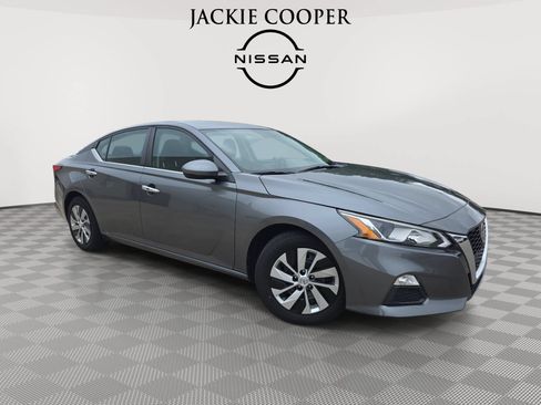 Used 2019 Nissan Altima 2.5 S FWD image 3