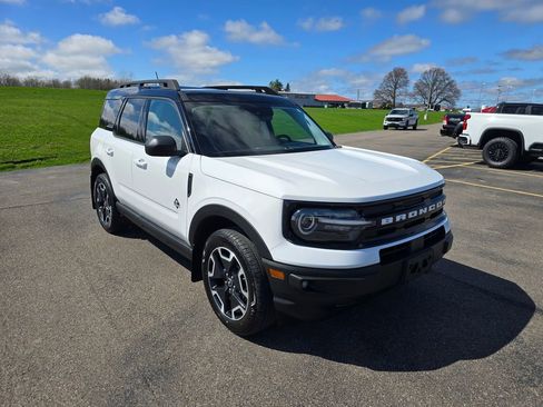 Used 2022 Ford Bronco Sport Outer Banks w/ Tech Package AWD/4WD image 3